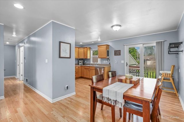 1132 Queen Anne Street, Woodstock, IL 60098