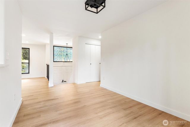 32910 30th Avenue SW, Federal Way, WA 98023