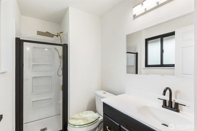 32910 30th Avenue SW, Federal Way, WA 98023