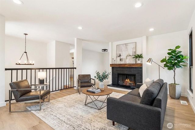 32910 30th Avenue SW, Federal Way, WA 98023