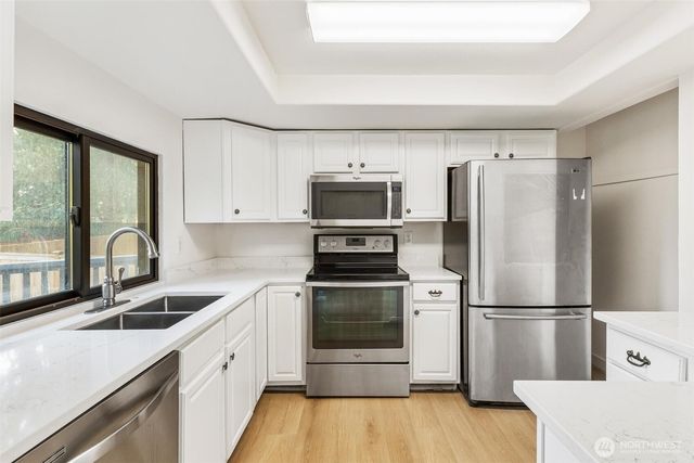 32910 30th Avenue SW, Federal Way, WA 98023