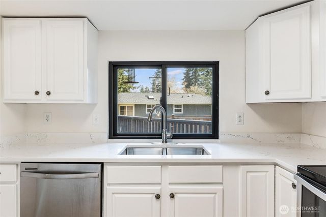 32910 30th Avenue SW, Federal Way, WA 98023