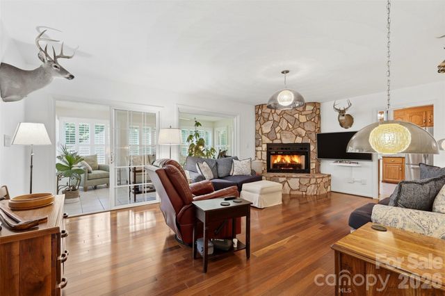 6181 Willowbottom Road, Hickory, NC 28602