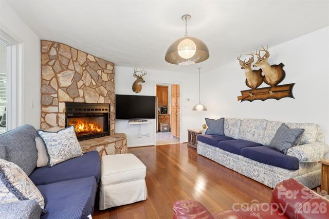 6181 Willowbottom Road, Hickory, NC 28602