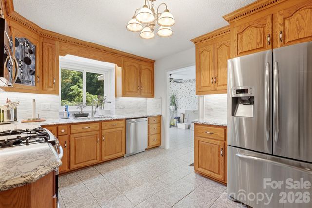 6181 Willowbottom Road, Hickory, NC 28602