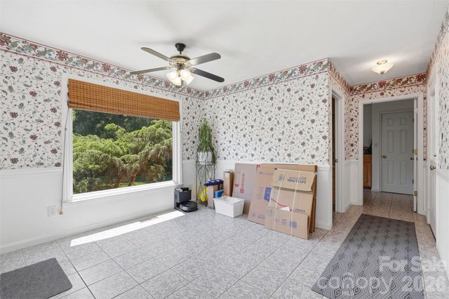 6181 Willowbottom Road, Hickory, NC 28602