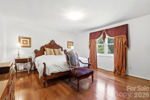 6181 Willowbottom Road, Hickory, NC 28602