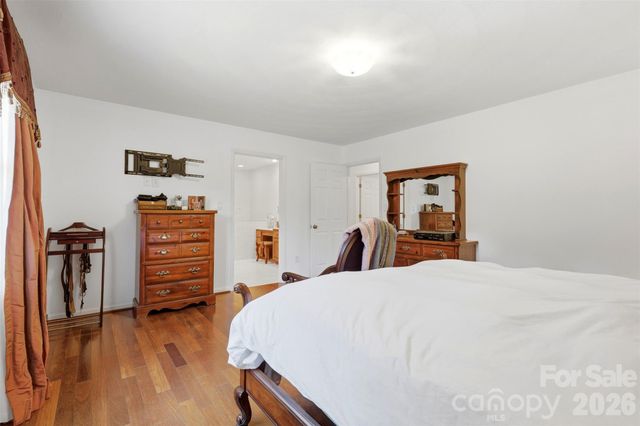 6181 Willowbottom Road, Hickory, NC 28602