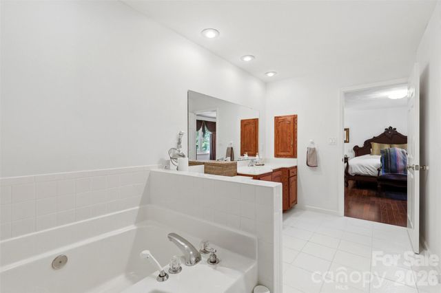 6181 Willowbottom Road, Hickory, NC 28602