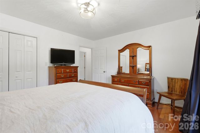6181 Willowbottom Road, Hickory, NC 28602