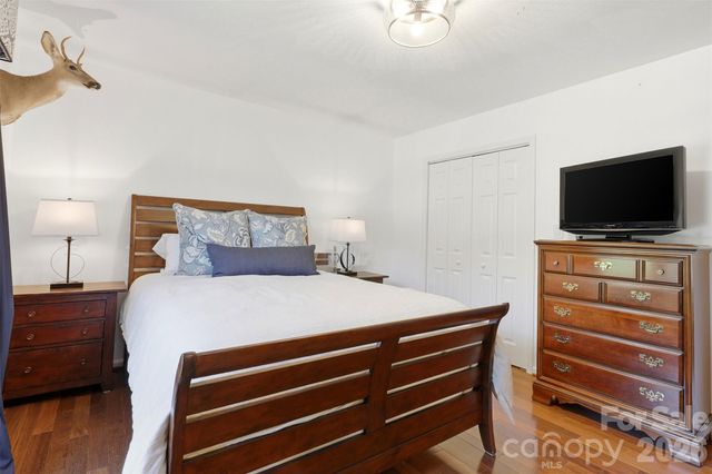 6181 Willowbottom Road, Hickory, NC 28602
