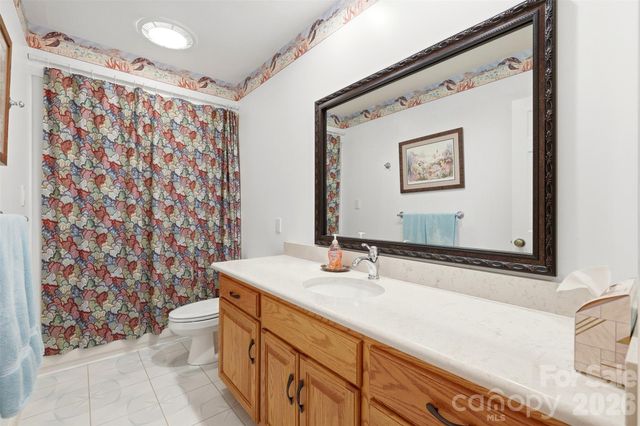 6181 Willowbottom Road, Hickory, NC 28602