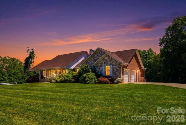6181 Willowbottom Road, Hickory, NC 28602