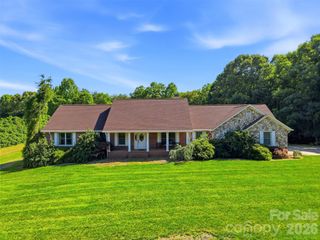 6181 Willowbottom Road, Hickory, NC 28602