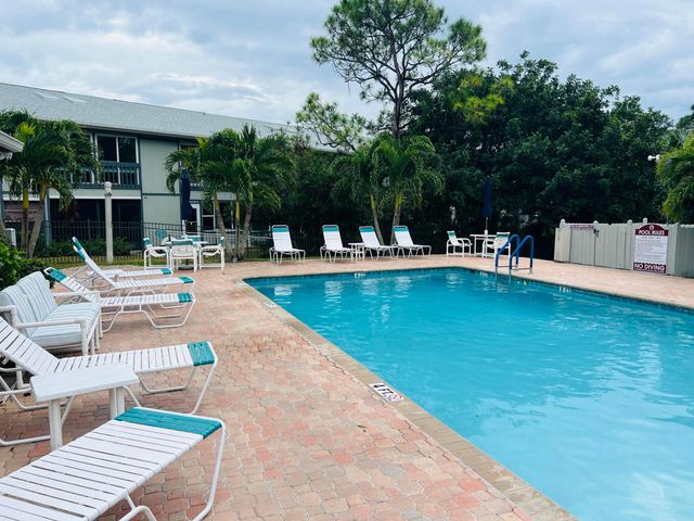 8388 SE Croft Circle P-6, Hobe Sound, FL 33455