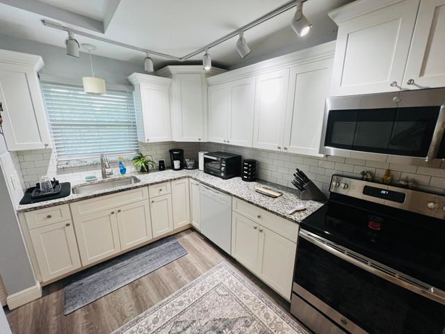 8388 SE Croft Circle P-6, Hobe Sound, FL 33455