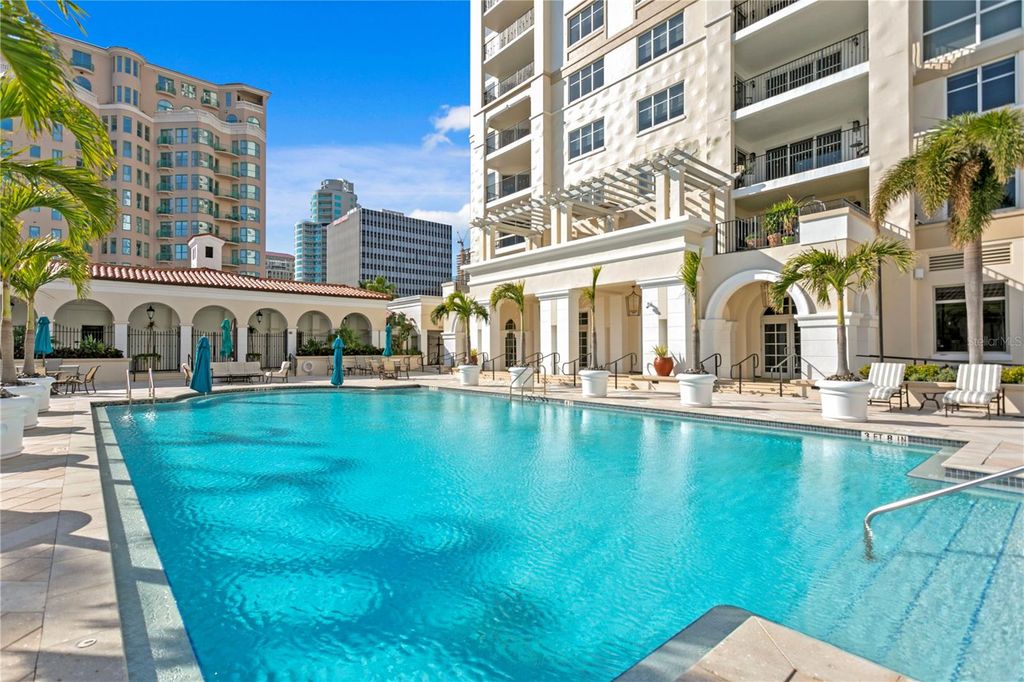 Image 3 of property listing at 300 BEACH DRIVE NE 1201, St Petersburg, FL 33701