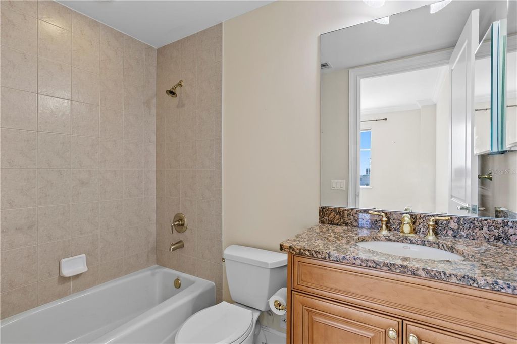 Image 27 of property listing at 300 BEACH DRIVE NE 1201, St Petersburg, FL 33701