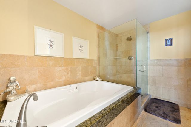 2060 Beach Boulevard, 203, Biloxi, MS 39531