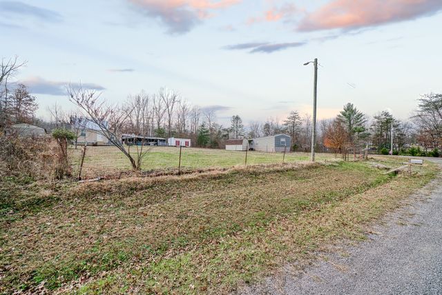 1041 Sitting Bull Pt, Crossville, TN 38572