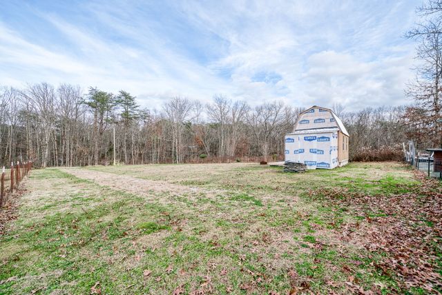 1041 Sitting Bull Pt, Crossville, TN 38572