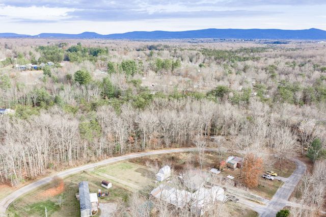 1041 Sitting Bull Pt, Crossville, TN 38572