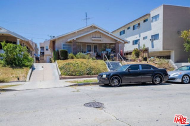 423 N Serrano Avenue, Los Angeles, CA 90004