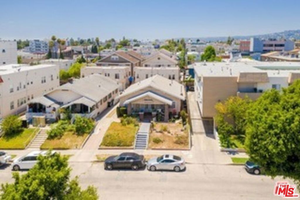 423 N Serrano Avenue, Los Angeles, CA 90004