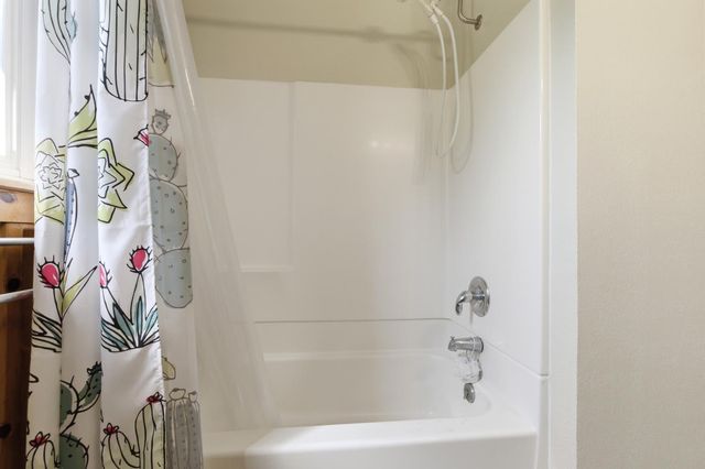 5582 E Swift Avenue, Fresno, CA 93727