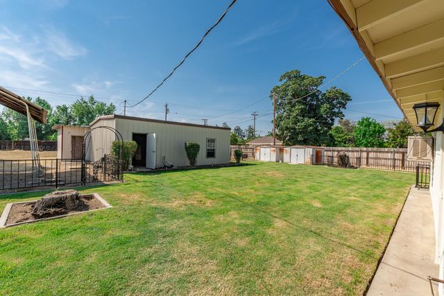 5582 E Swift Avenue, Fresno, CA 93727