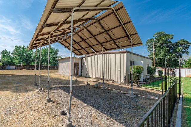 5582 E Swift Avenue, Fresno, CA 93727