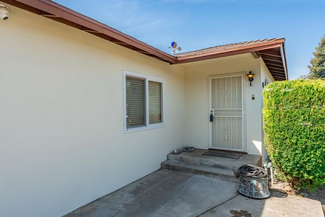 5582 E Swift Avenue, Fresno, CA 93727
