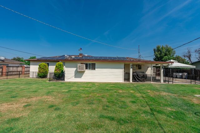 5582 E Swift Avenue, Fresno, CA 93727