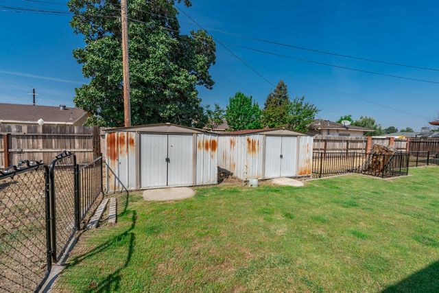 5582 E Swift Avenue, Fresno, CA 93727