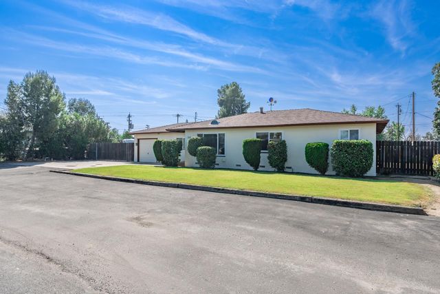 5582 E Swift Avenue, Fresno, CA 93727