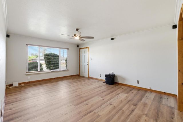 5582 E Swift Avenue, Fresno, CA 93727