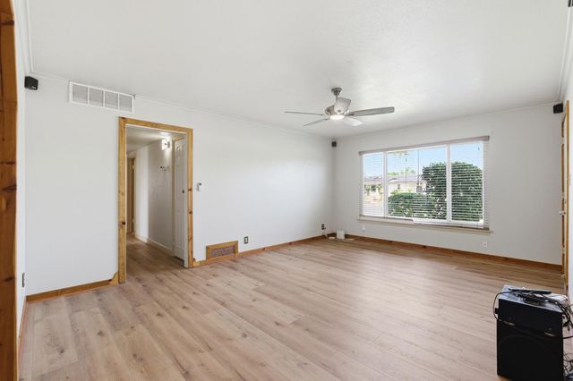 5582 E Swift Avenue, Fresno, CA 93727