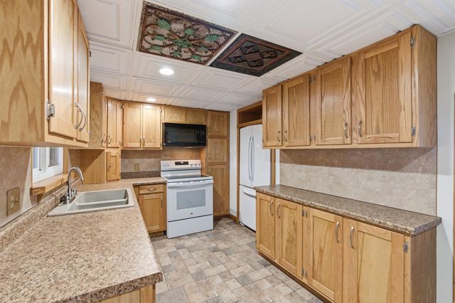 5582 E Swift Avenue, Fresno, CA 93727