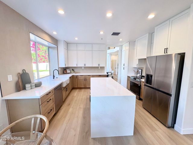 8966 E CAPTAIN DREYFUS Avenue, Scottsdale, AZ 85260