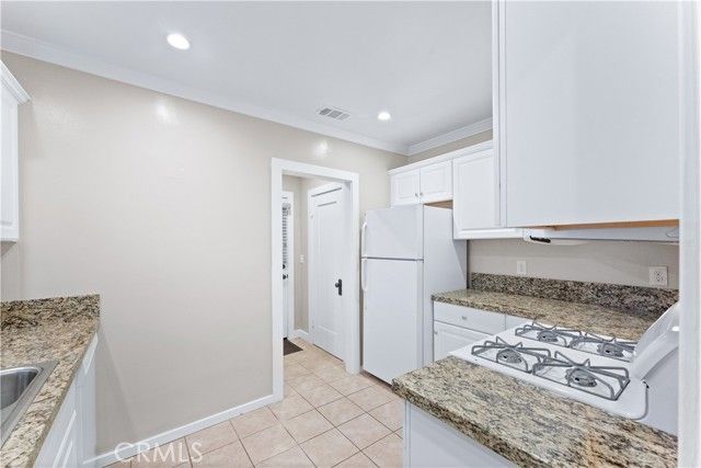 219 N Center St, Orange, CA 92866