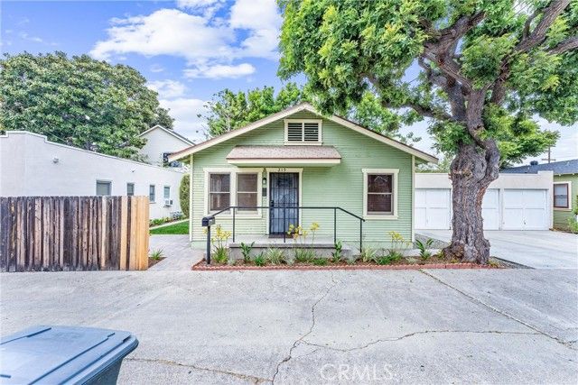 219 N Center St, Orange, CA 92866