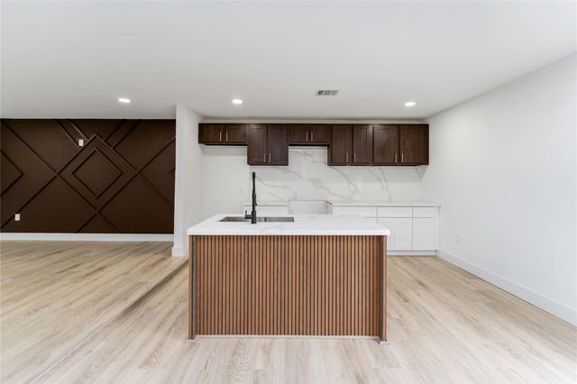 9226 Grady Street, Houston, TX 77016