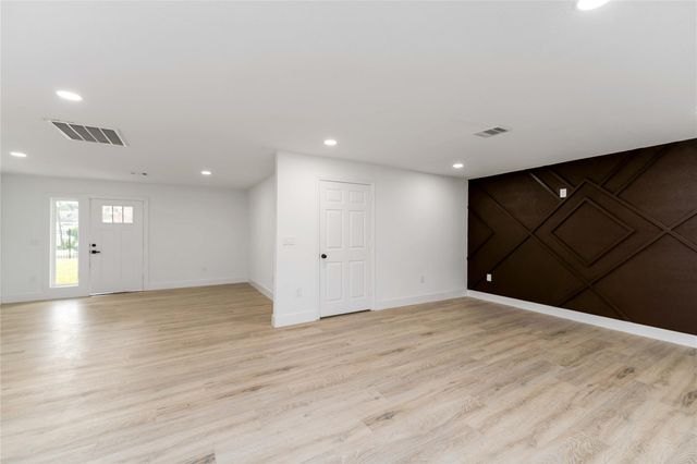 9226 Grady Street, Houston, TX 77016