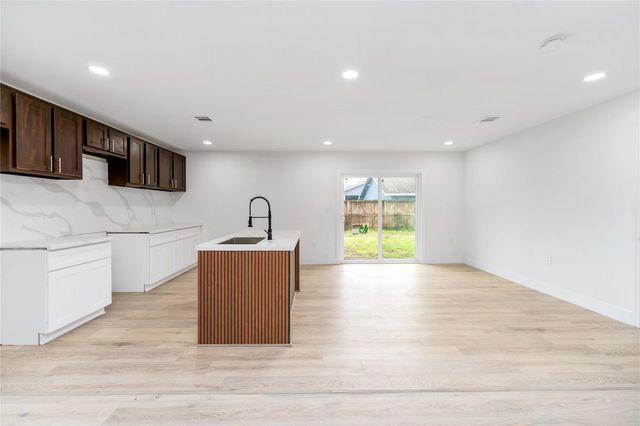 9226 Grady Street, Houston, TX 77016