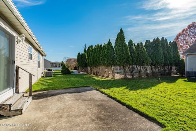 91 Westport Drive, Toms River, NJ 08757