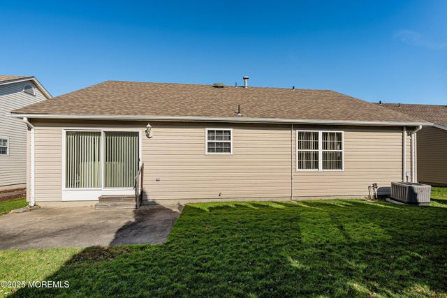 91 Westport Drive, Toms River, NJ 08757