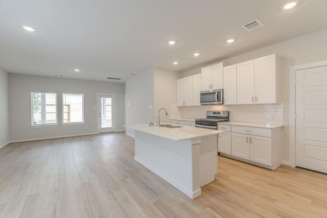 6812 Hart Oak Court, Conroe, TX 77304