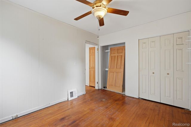 75 Preston Avenue, Waterford Charter Township, MI 48328