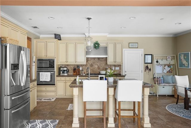 5726 Old Tisbury Lane, Santa Maria, CA 93455