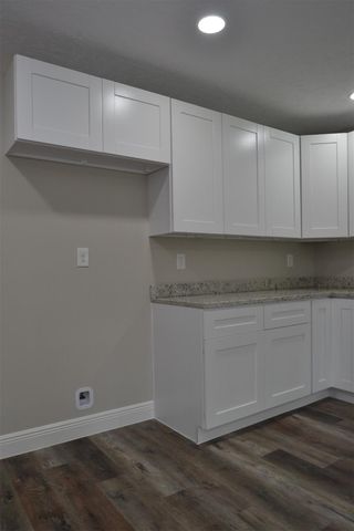 731 James Street, Tomball, TX 77375